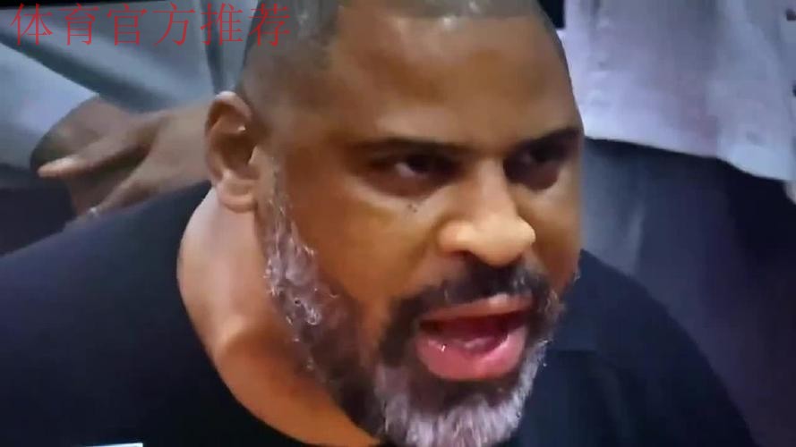 乌度卡对裁判怒吼:你xx睁大眼睛看看,睁大你的x眼看看 乌度卡对裁判怒吼:你xx睁大眼睛看看,睁大你的x眼看看